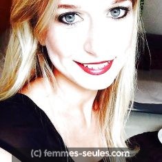 Valérie 32 ans a Angers aimerait un homme qui a du tact