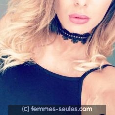Emma de Nîmes timide mais qui aime quand même le sexe