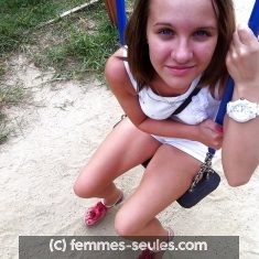 Maria a Agde, célibataire, cherche mec cool