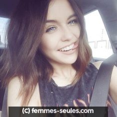 Mathilde est une coquine de Blois qui aime les écarts