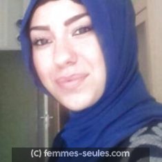 Zohra est une femme musulmane de Brest qui cherche un mariage