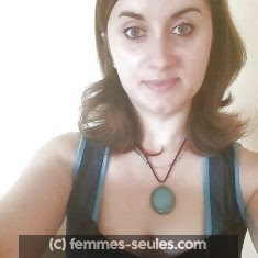 Rencontre coquine avec femme seule brune timide de Carcassonne