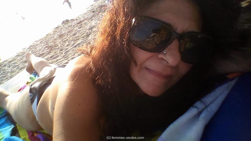 Femme de 49 ans veuve cherche une rencontre ou dialogue a Carcassonne