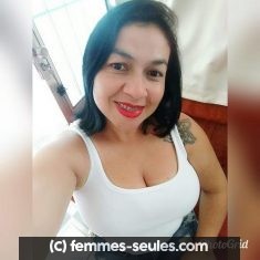 Jeune femme ronde brune, célibataire, aimerait un homme doux de Cannes