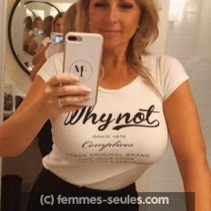 Plan cul avec une femme blonde divorcée d'Alès