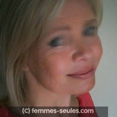 Femme divorcée a Nice pour contacts sérieux