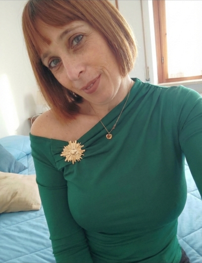 Trop longtemps sans sexe — cette femme en manque cherche à Dinard