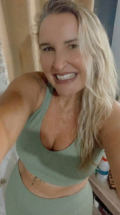 Femme célibataire à Granville cherche sexe sans engagement