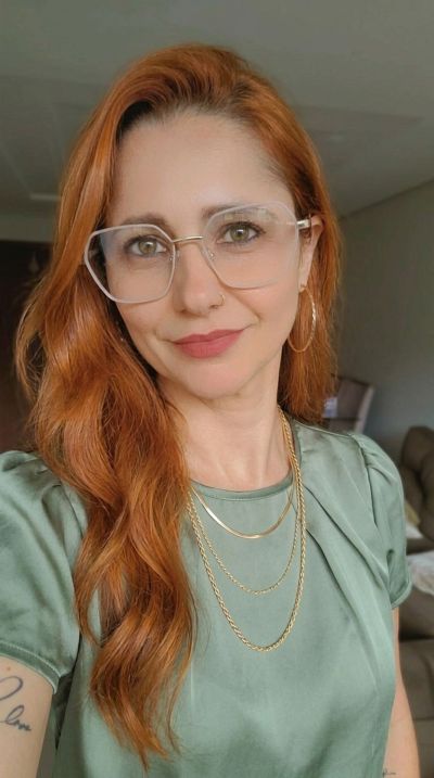 Femme célibataire cougar disponible à Chinon cherche compagnon sérieux