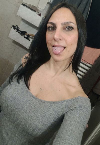 Femme célibataire chaude à Cervione cherche rencontre sérieuse