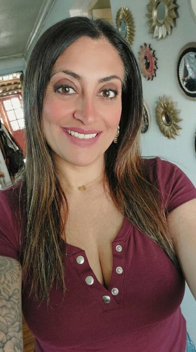 Femme libertine de Saumur en quête de rencontres authentiques