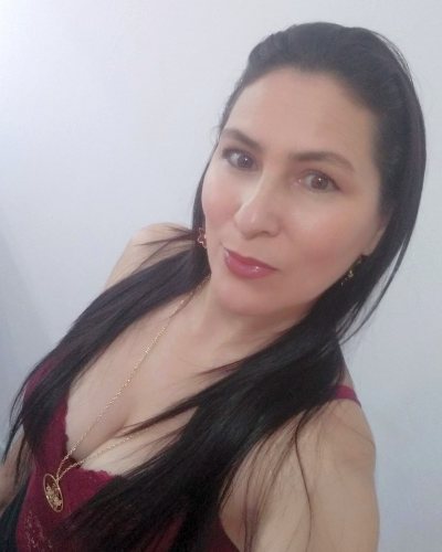 Femme mature 35 ans Versailles cherche rencontre coquine en hôtel ce soir