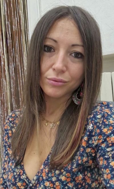 Femme seule à Alès cherche liaison discrète avec homme sincère