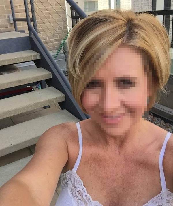 Cougar dominatrice à Tours veut du sexe avec une femme seule… non, avec TOI
