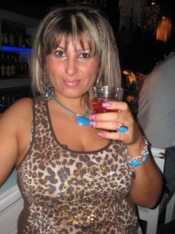 Mariée et femme en manque de sexe à Roubaix, Fatim veut un mec ce soir