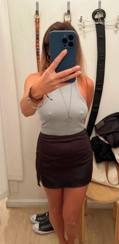 Rencontre adulte à Creteil — femme sérieuse sur ses envies