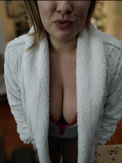 Prête pour une femme cherche partenaire sexuel au Creusot ce soir ?