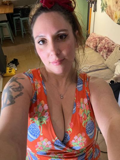 Femme célibataire à Cervione cherche relation sans lendemain