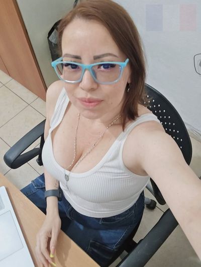 Femme seule à Bonifacio cherche rencontre sincère et complice