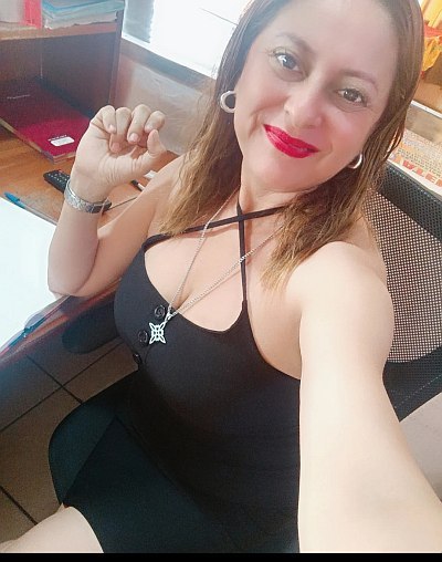 Femme célibataire à Agen cherche rencontre sans lendemain complice