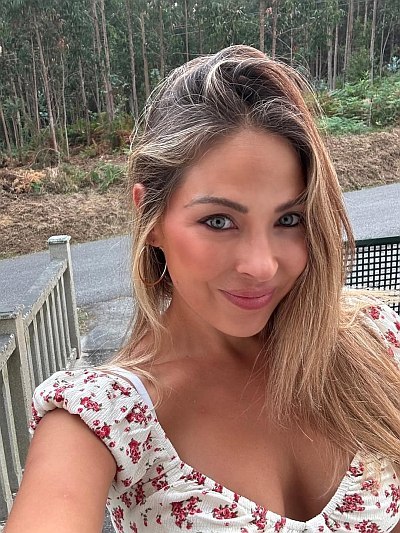 Célibataire chaude à Hyères cherche rencontre sans prise de tête