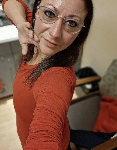 Rousse nympho à Nice cherche un homme pour plan cul intense et massage prostatique
