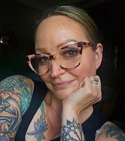 Femme célibataire à Colmar cherche une aventure d&rsquo;un soir