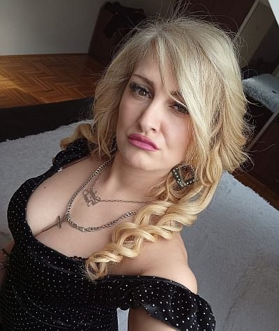 Ce soir à Reze, une femme espère tomber sur ton profil