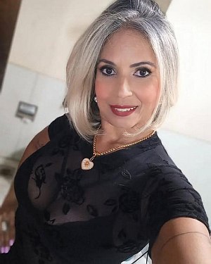 Femme cherche homme sincère à Joue-les-Tours pour histoire sérieuse