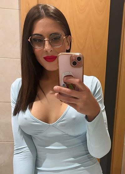 Femme de Auray cherche homme pour rencontre coquine