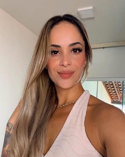 Femme de Bron — Rencontre hot avec un homme, pourquoi pas ?