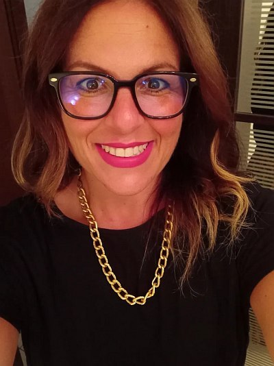 Rodez by night — une femme cherche sa moitié pour ce soir