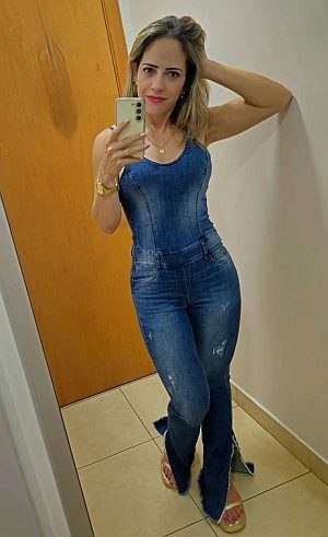 Femme seule à Vannes cherche plan cul ce soir avec toi