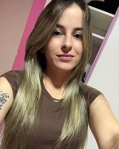 Femme disponible à Poitiers cherche rencontre sincère et complice