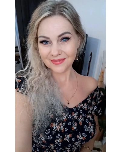 Femme célibataire chaude à Auray cherche rencontres sérieuses