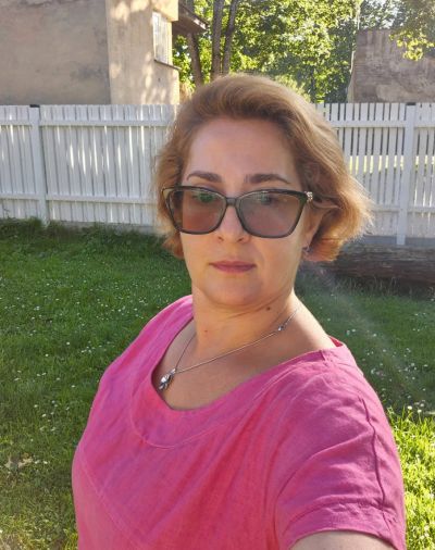 Femme célibataire à Agde cherche rencontre discrète et sincère
