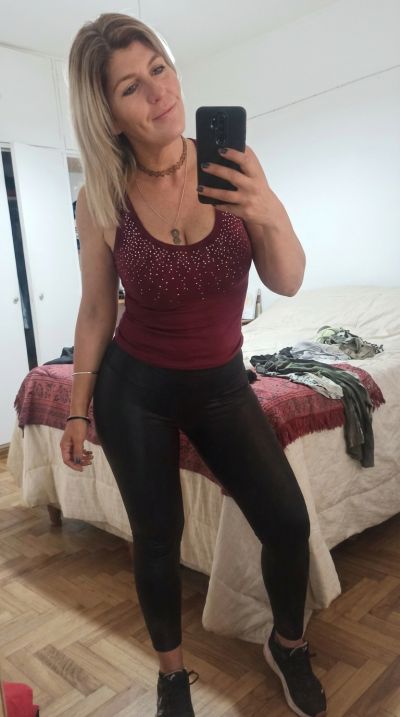 Femme célibataire à Saint-Malo cherche plan cul discret