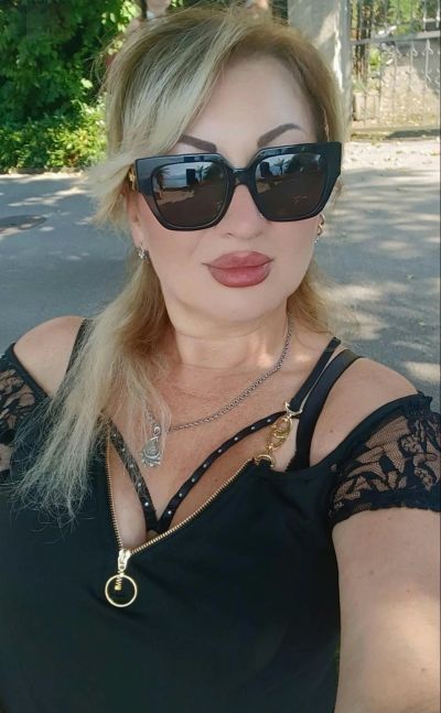 Femme seule cherche homme sincère à Colmar pour partager du bonheur