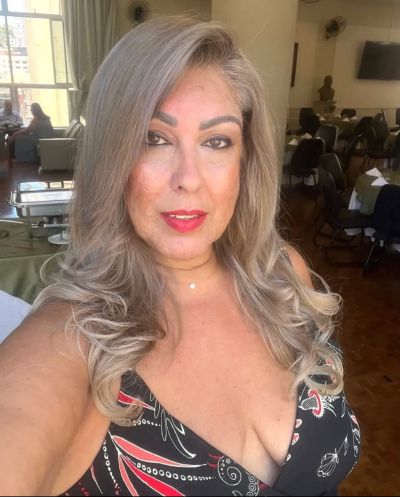 Célibataire chaude à Concarneau cherche homme sérieux