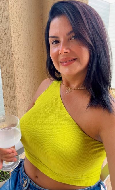 Femme seule à Cargese – Cherche homme chaud pour sexe discret