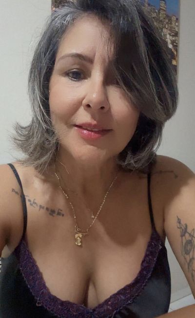 Femme célibataire chaude à La Rochelle cherche rencontres