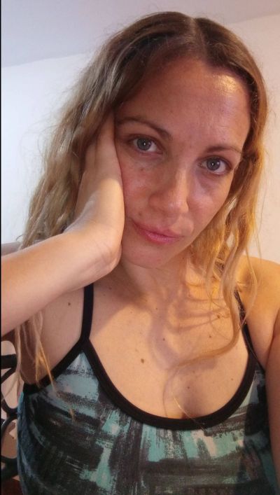 Cougar polyamoureuse cherche homme ouvert pour soirée candauliste à Guingamp, femme seule ce soir