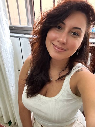 Femme à Tours cherche une rencontre discrète avec un homme sincère