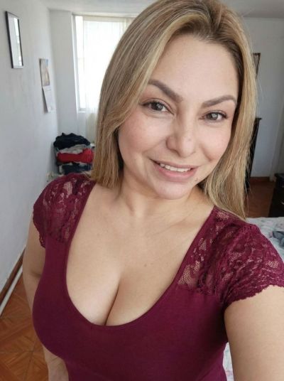 Femme célibataire libertine à Aix-en-Provence cherche rencontre sincère