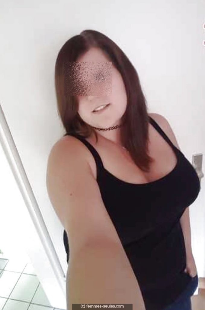 Ronde, coquine, sans tabou, cherche black a Bethune